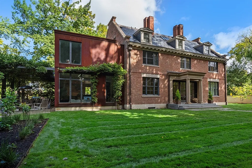 55 Fayerweather St, Cambridge, MA
