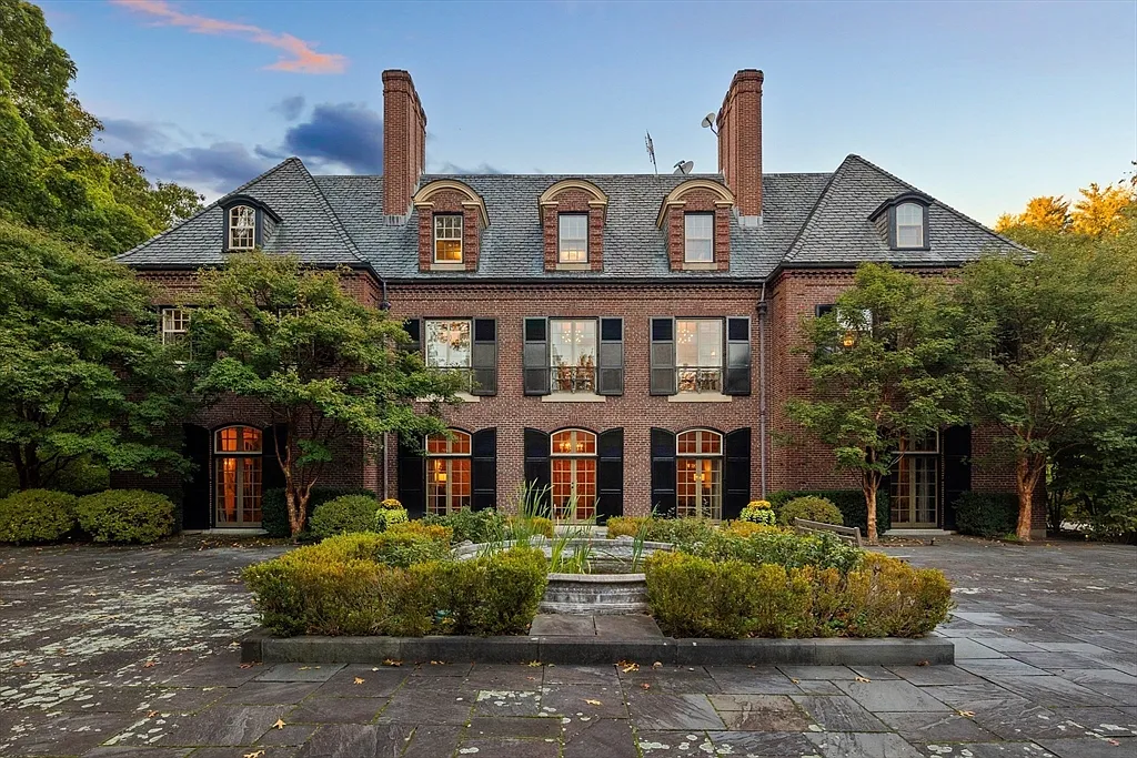 333 Lee St, Brookline, MA